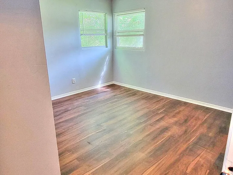 9348 Culpeper Ave — Photo 13