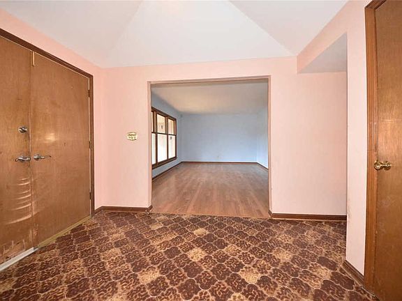 4th image of 380 Statesman Ct