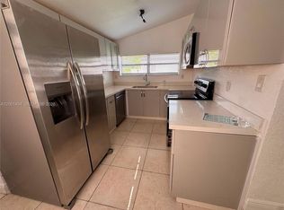 124 NW 89th St #124, Miami, FL 33150