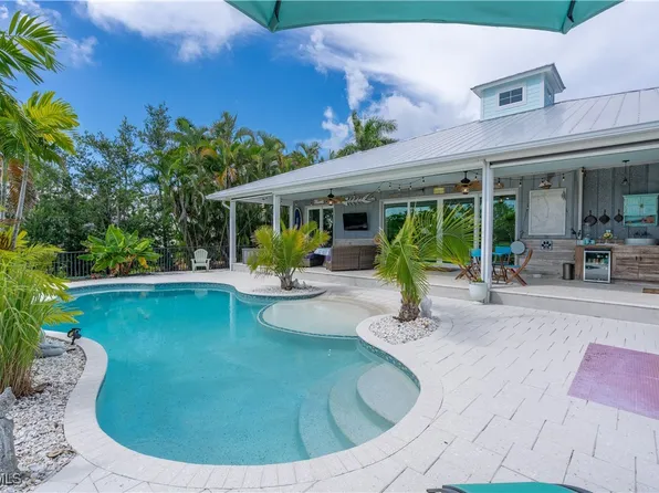 14390 Tamarac Dr, Bokeelia, FL 33922