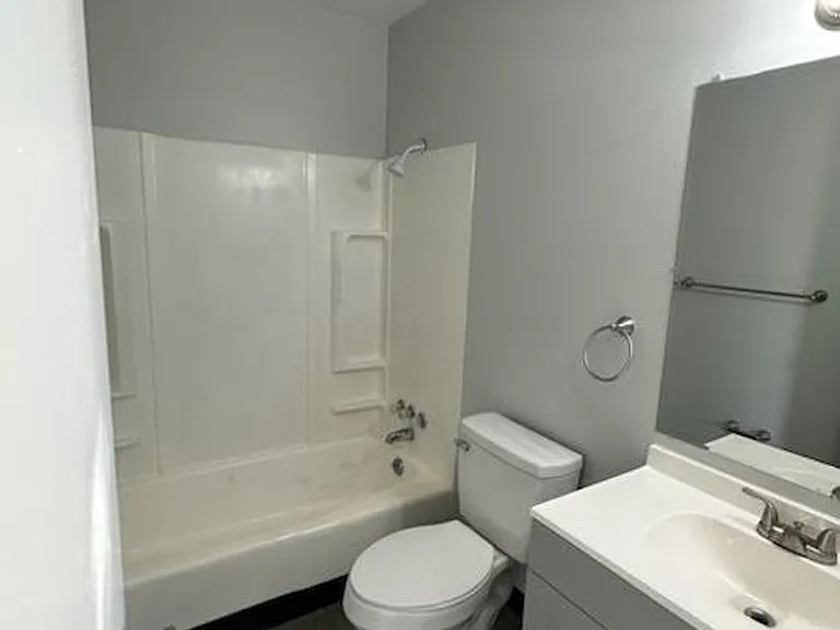4210 Knob Hill Dr — Photo 5