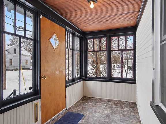 4th image of 348 Orchard Ave