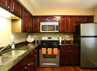 1104 Windbrooke Dr APT 102, Buffalo Grove, IL 60089