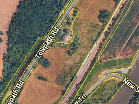 Use 1558 towpath for a GPS driveway and access are on towpath road