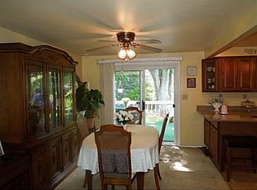 4th image of 526 Malabar Dr