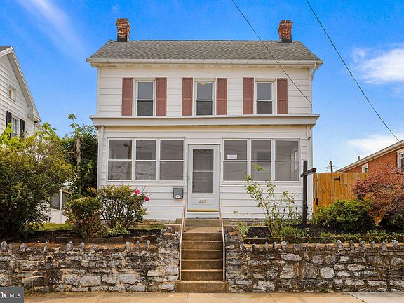 4th image of 330 Vista St