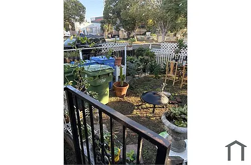 1067 N Oxford Ave #1067 Photo 1