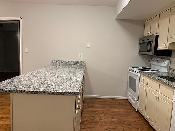 5th image of 1516 Front Royal Dr