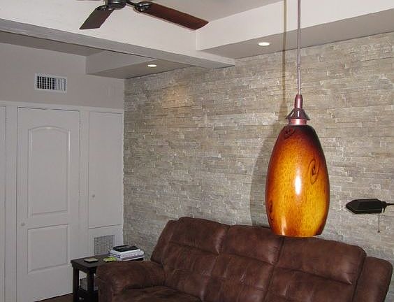 4th image of 1175 Summit Dr