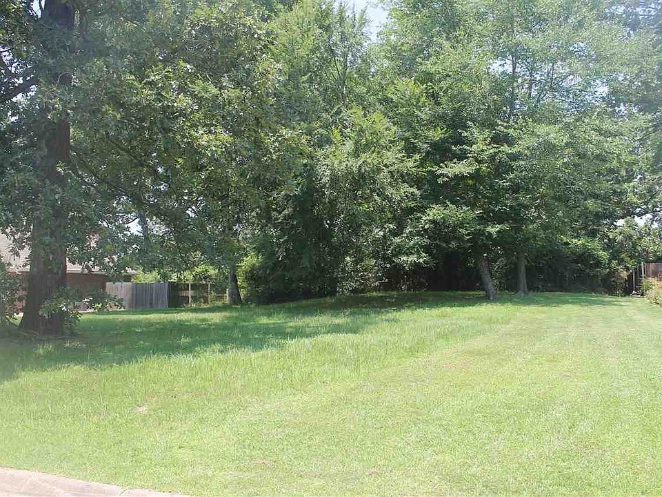 2nd image of 27 Briarwood Cir
