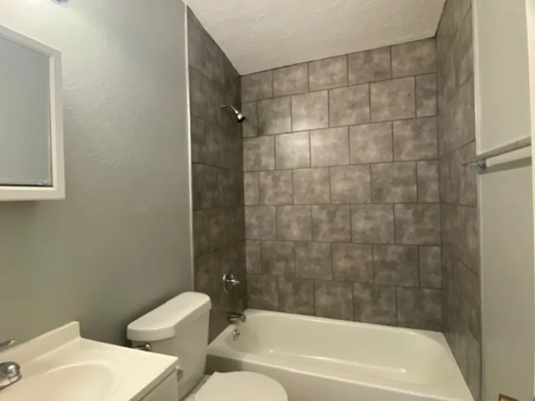 2320 NW 32nd St — Photo 5