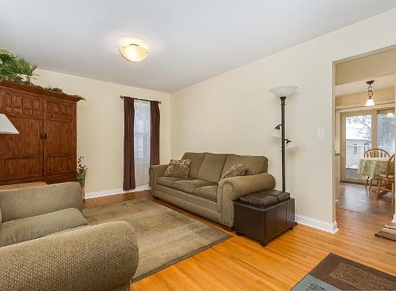 5th image of 8816 Van Buren St NE