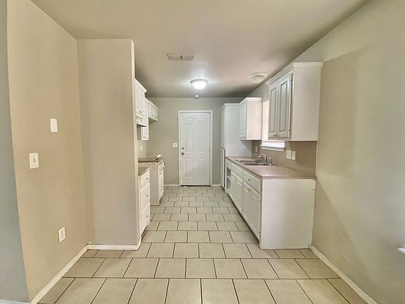 3rd image of 3301 E Cornell St