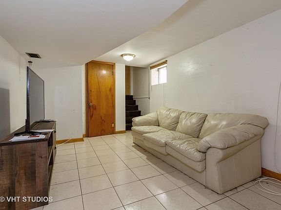 5th image of 5801 N Artesian Ave