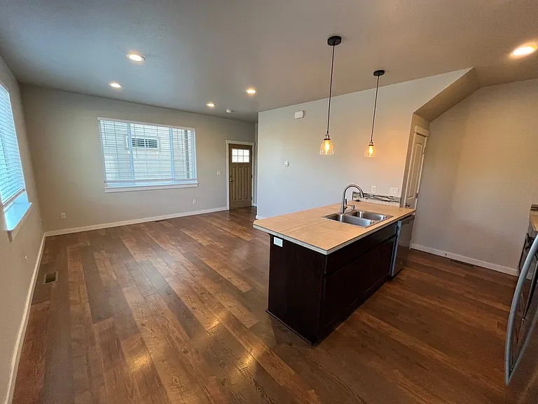 63159 NE De Haviland St — Photo 3