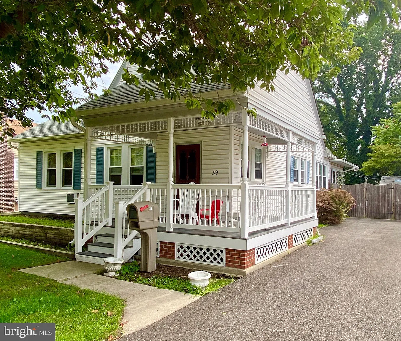 39 N Valley Ave photo 1