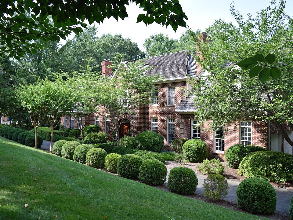 2nd image of 10102 Harewood Ct