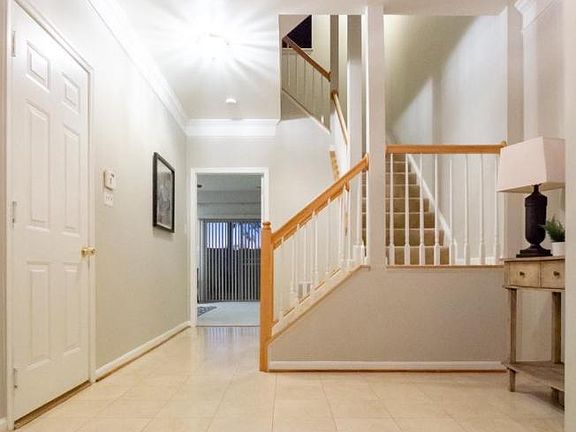 3rd image of 12986 Park Crescent Cir
