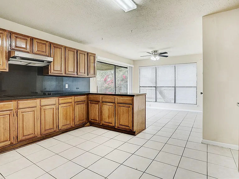 1538 Ainsdale Dr — Photo 3