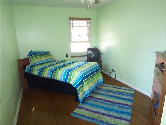 3rd image of 1181 Lincoln Ave