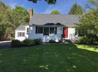 27 Kinry Rd, Poughkeepsie, NY 12603