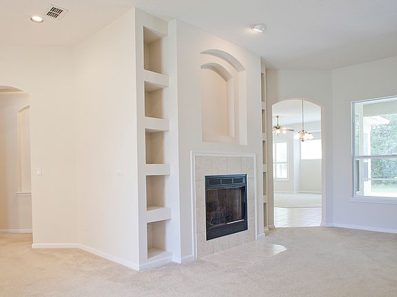 4th image of 2127 Thorn Hollow Ct