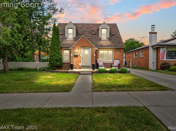 6155 N Silvery Ln, Dearborn Heights, MI 48127