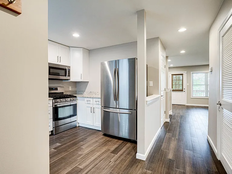 2684 Bowen Rd SE — Photo 5