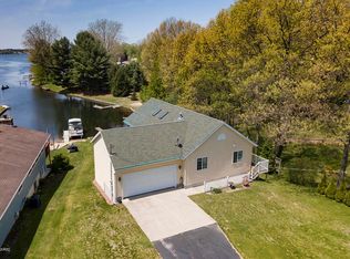 17096 Winona Ln, Howard City, MI 49329