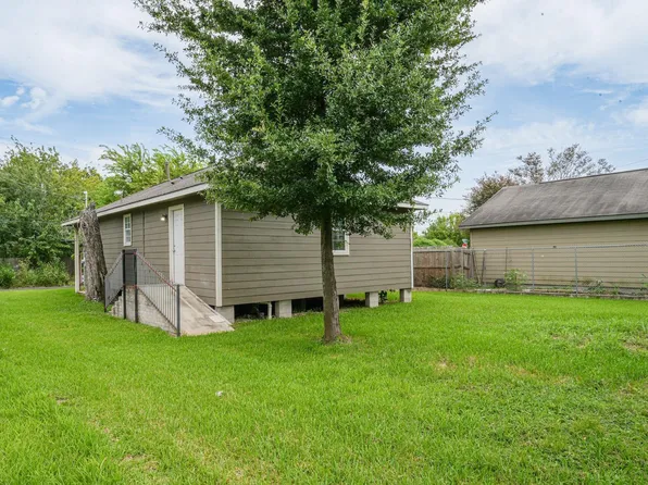 2407 Russell St, Houston, TX 77026