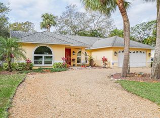 2445 Pine Ave, Vero Beach, FL 32960