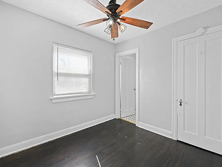 4300 Erie Ave #8 — Photo 8