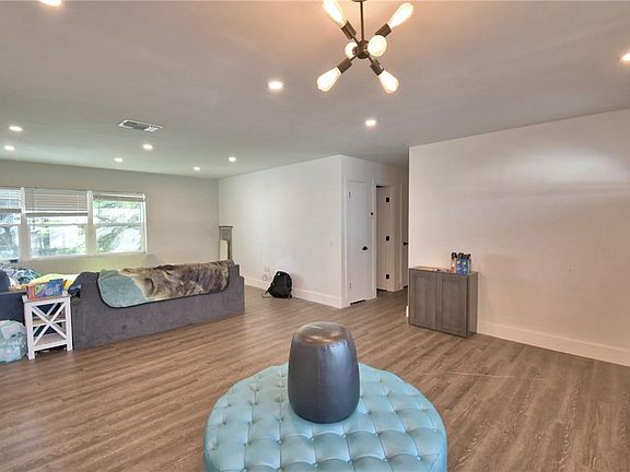 3rd image of 112 PAINE DRIVE