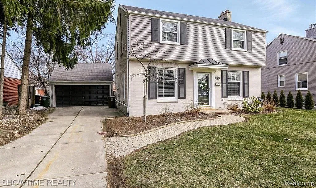 4 bed, 2.5 bath, 2051 sqft, $3,300 — Photo 1