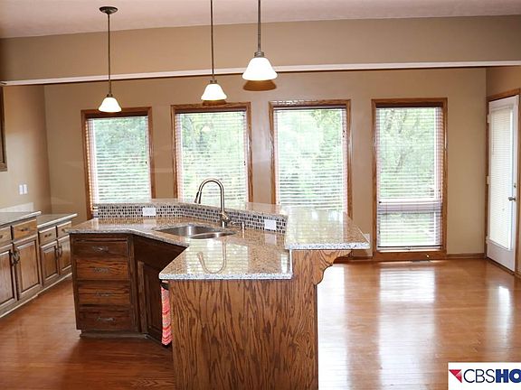 5th image of 306 N 199th St