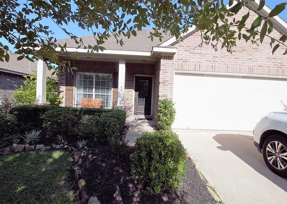 1st image of 1915 Roaring Springs Dr