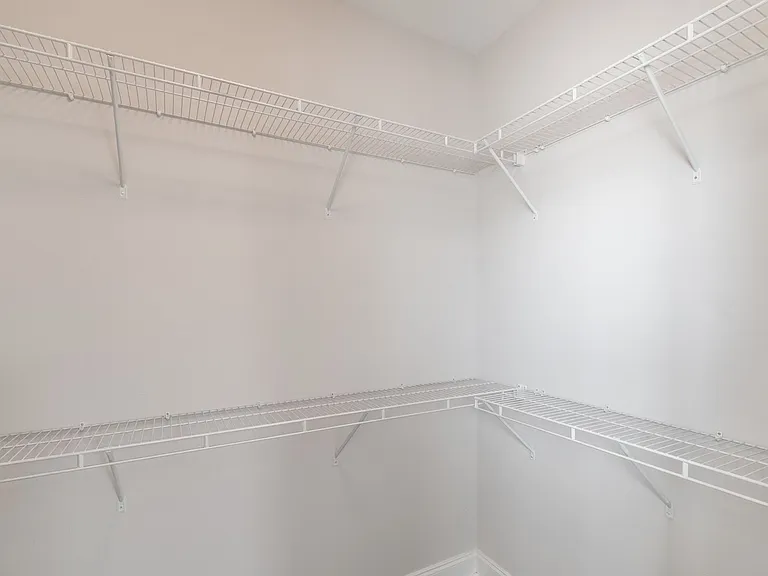 560 Oakland Ave — Photo 27