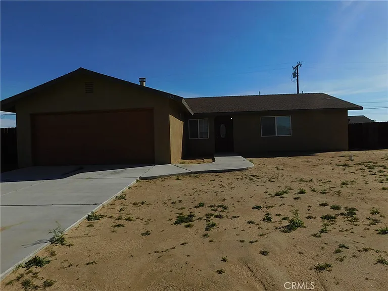 8312 Tamarack Ave — Photo 2