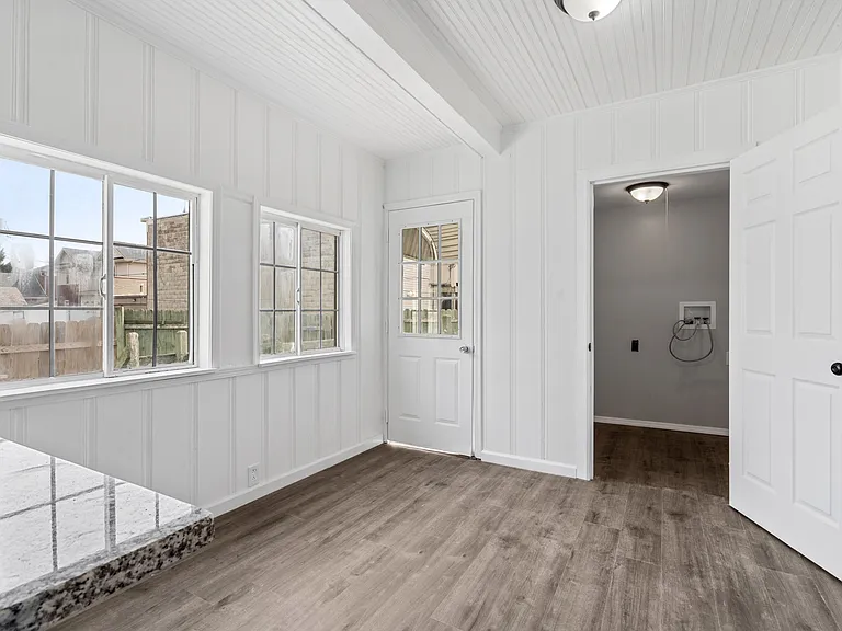 7 N Limestone St — Photo 11