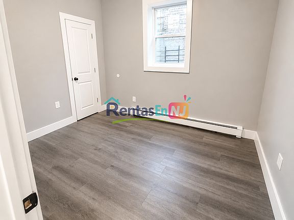 4th image of 808 Clinton Ave #G2