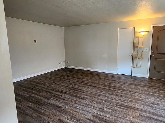 5th image of 1701 W 5th Ave