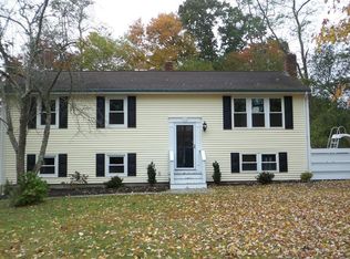 100 Deborah Ln, Swansea, MA 02777