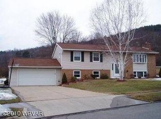 2415 N Hills Dr, Williamsport, PA 17701