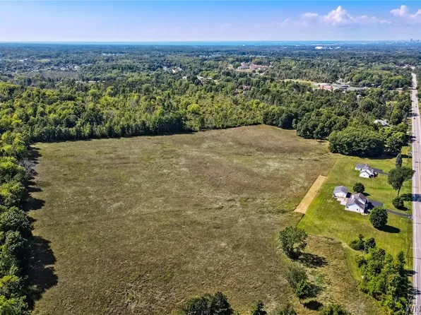 V L Ellicott Rd, Orchard Park, NY 14127