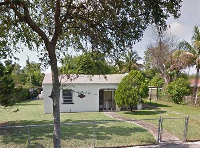 1st image of 1110 NE 141st St
