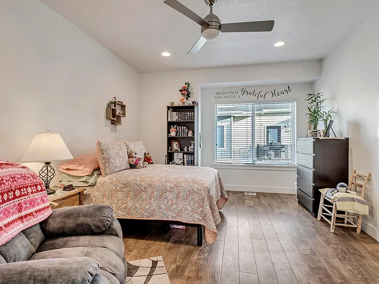 1752 W Pirgos Ln — Photo 11