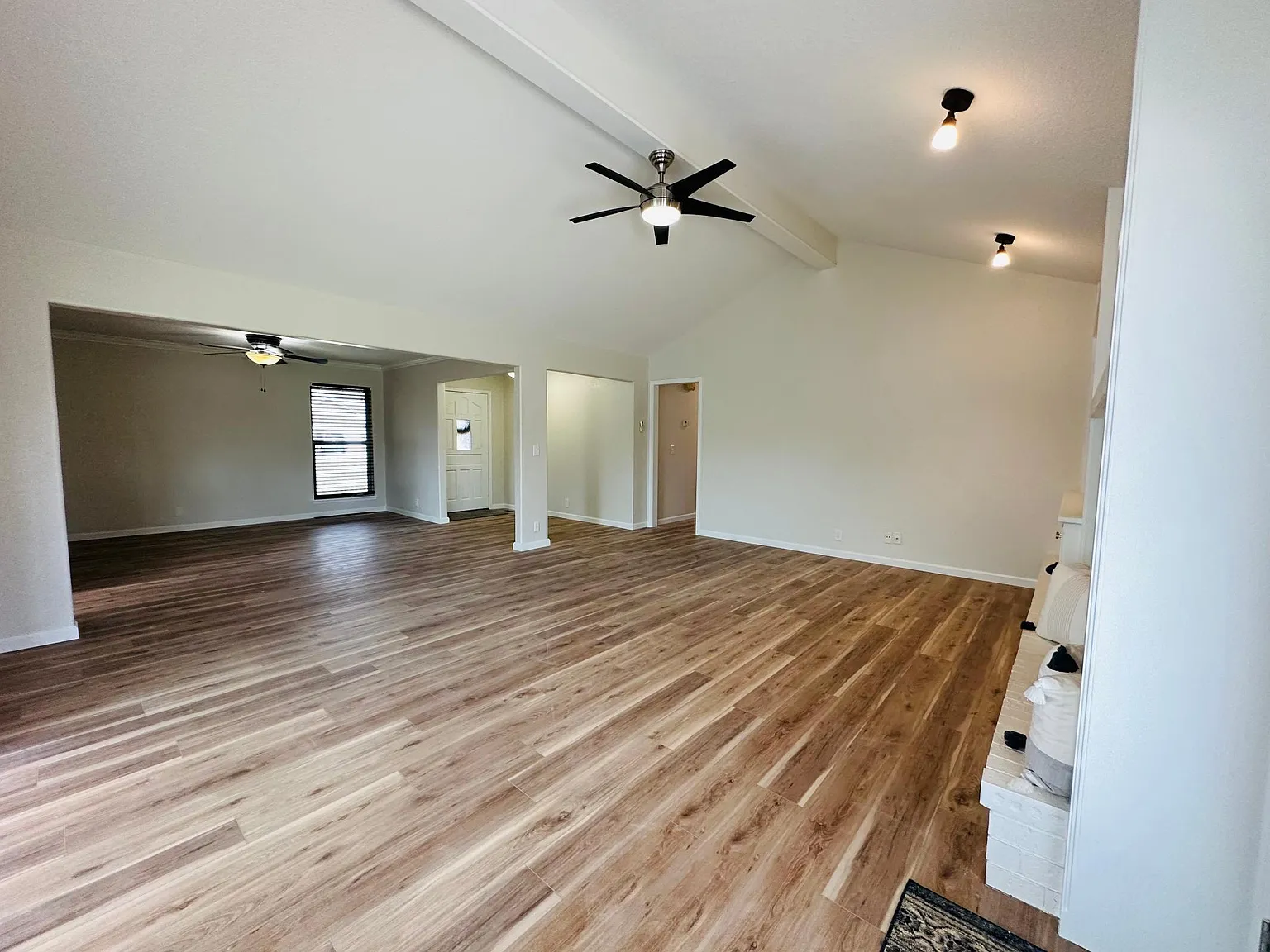 3 bed, 2020 sqft, $2,450 — Photo 4