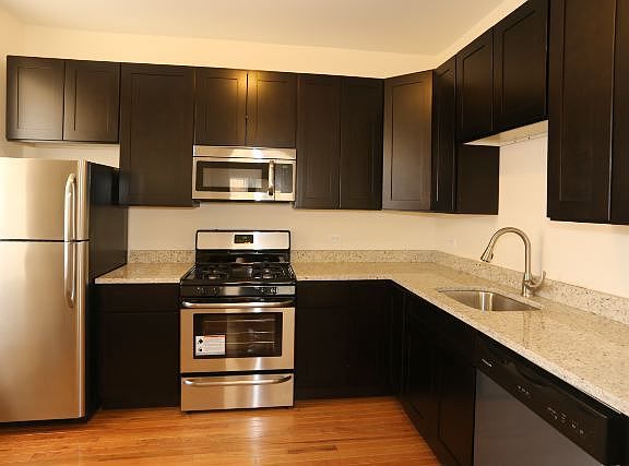 2nd image of 1319 W Foster Ave #1