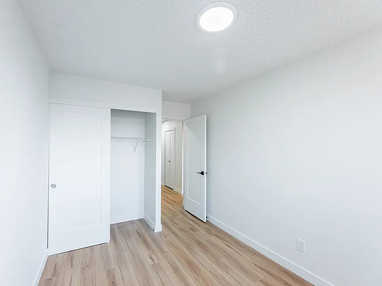 9700 Bonaventure Dr SE — Photo 53