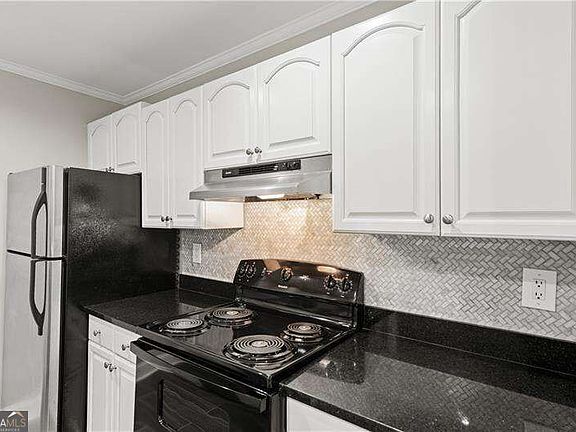 5th image of 3655 Habersham Rd NE APT A108